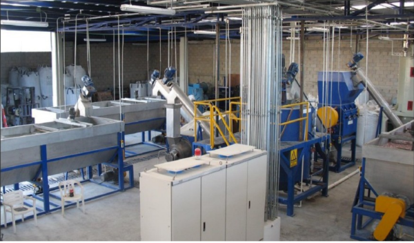 waste film and PET bottle  washing recycle production line - Image 3
